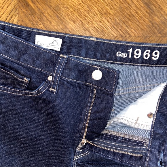 GAP | 1969 Slim Cut-Off Maddie Shorts - Picture 3 of 5